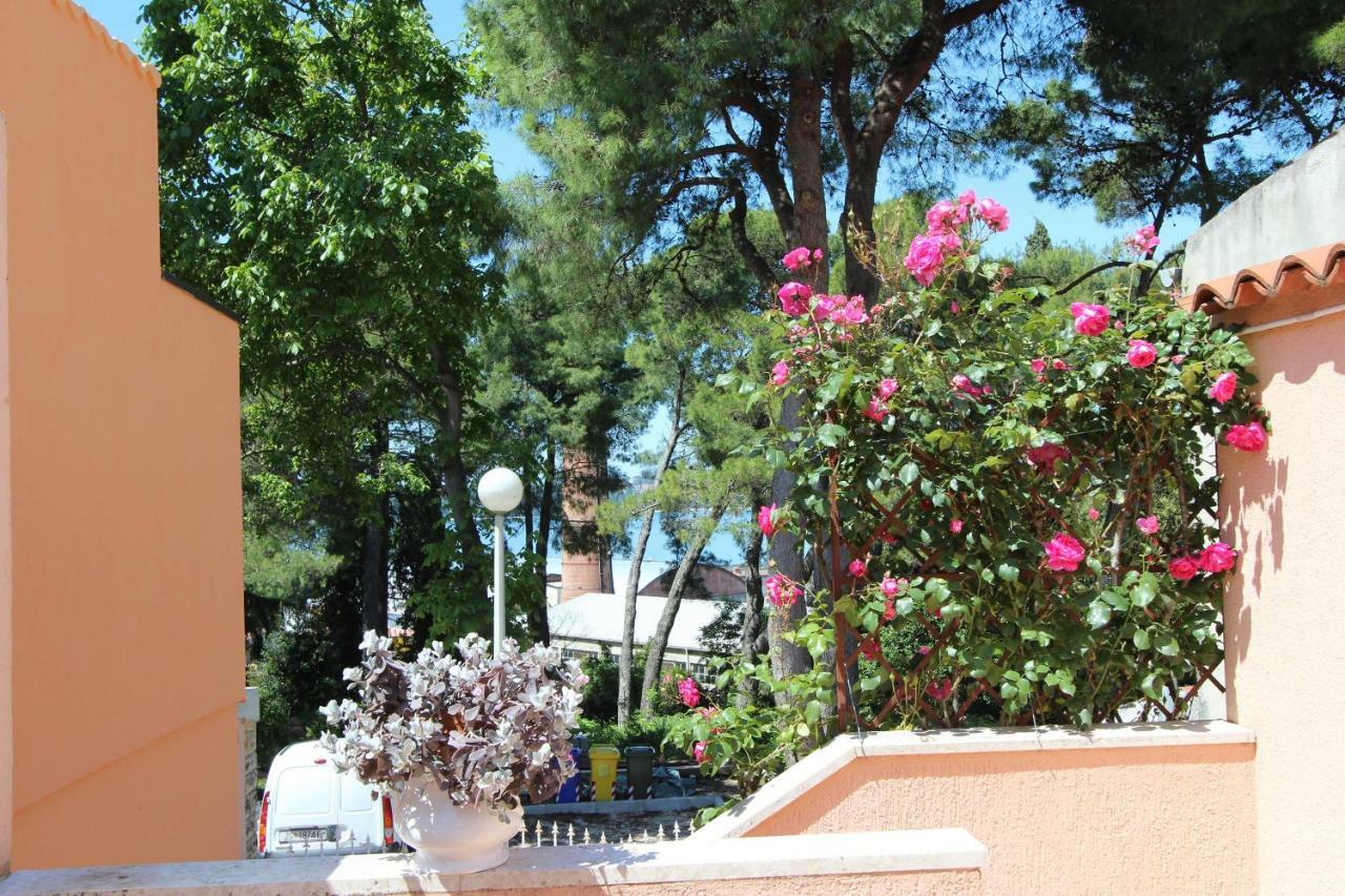 Apartments Villa Lucu Rovinj Exterior foto